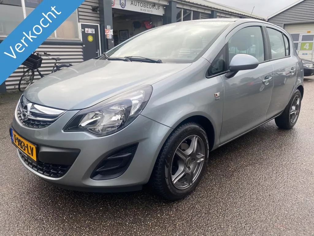 Opel Corsa 1.4-16V Design Edition verkocht