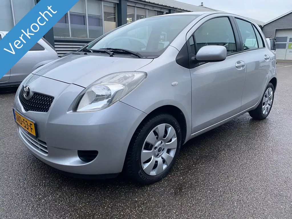 Toyota Yaris 1.3 VVTi Terra verkocht